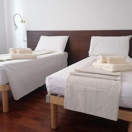 Le Finestre Sugli Ulivi Lejlighed Desenzano del Garda Eksteriør billede