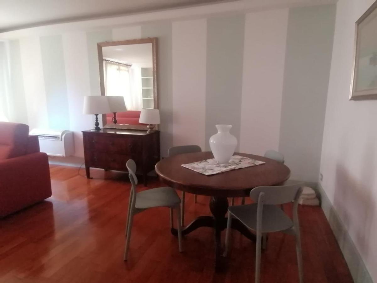 Le Finestre Sugli Ulivi Lejlighed Desenzano del Garda Eksteriør billede