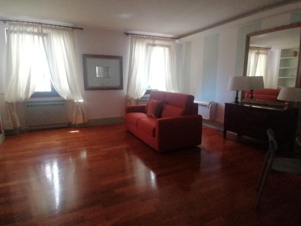Le Finestre Sugli Ulivi Lejlighed Desenzano del Garda Eksteriør billede