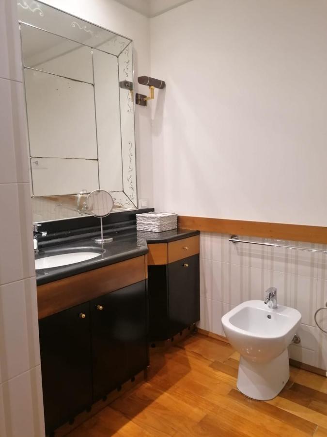 Le Finestre Sugli Ulivi Lejlighed Desenzano del Garda Eksteriør billede