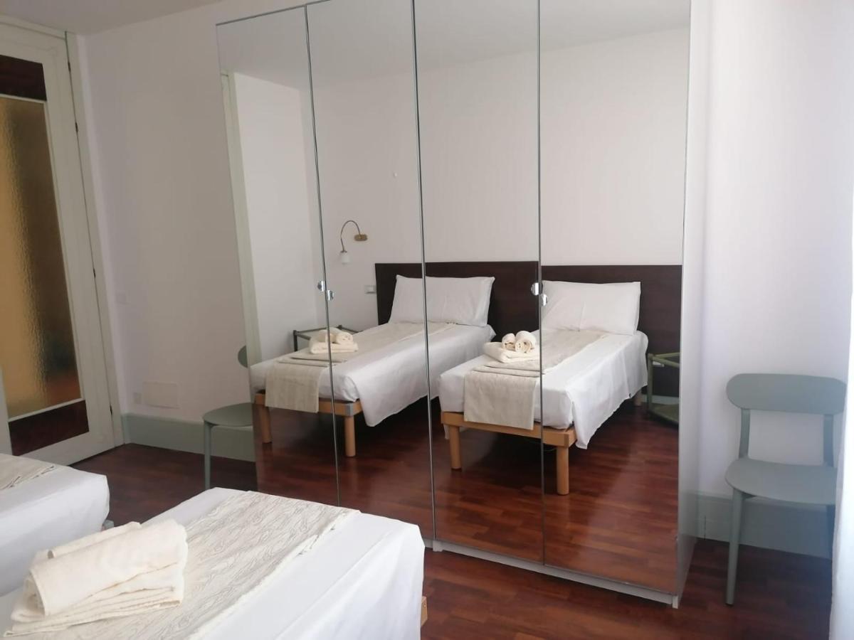 Le Finestre Sugli Ulivi Lejlighed Desenzano del Garda Eksteriør billede