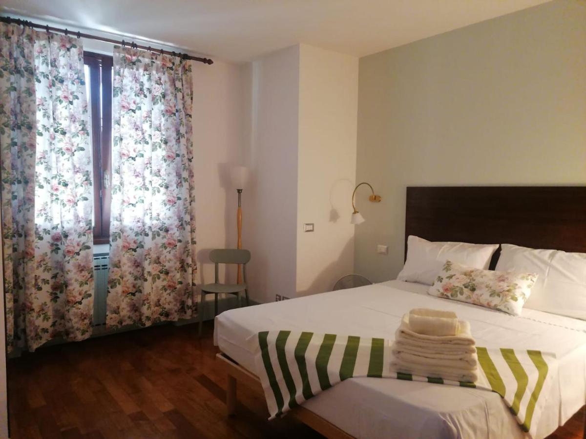 Le Finestre Sugli Ulivi Lejlighed Desenzano del Garda Eksteriør billede